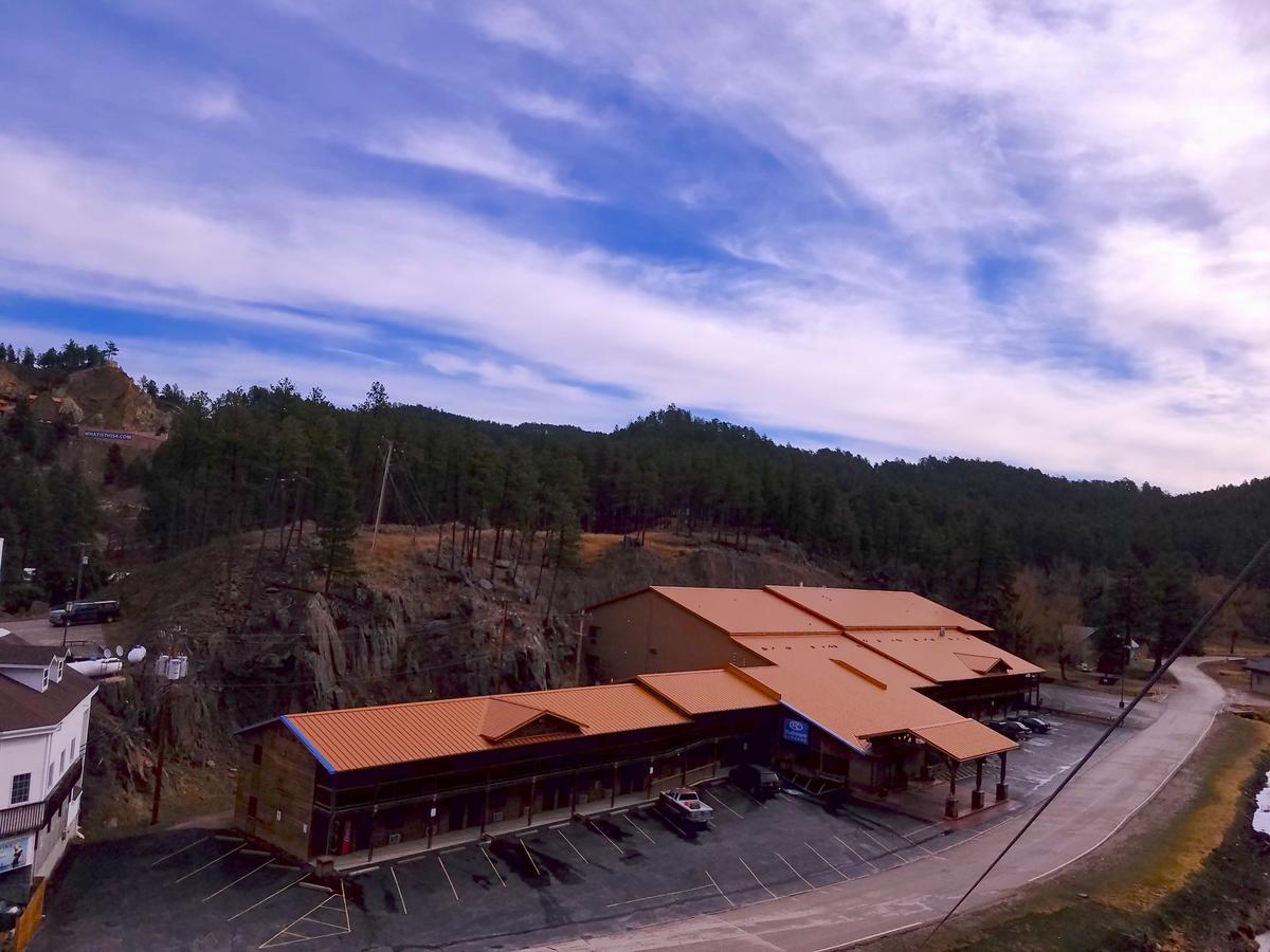 Rushmore Express & Suites Keystone Exterior photo